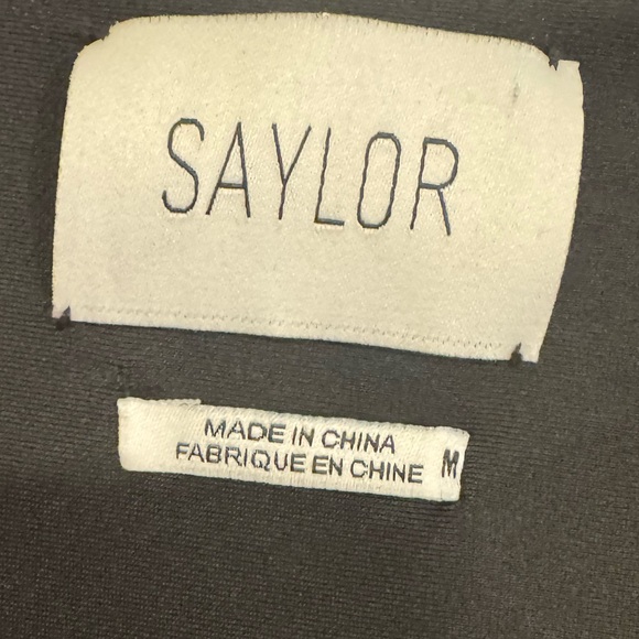 Anthropologie Saylor black floral burnout velvet long-sleeve faux-wrap romper M - Picture 4 of 4